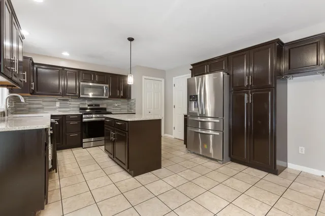 $549,000 | 1701 J W Way, St. Joseph, MI 49085