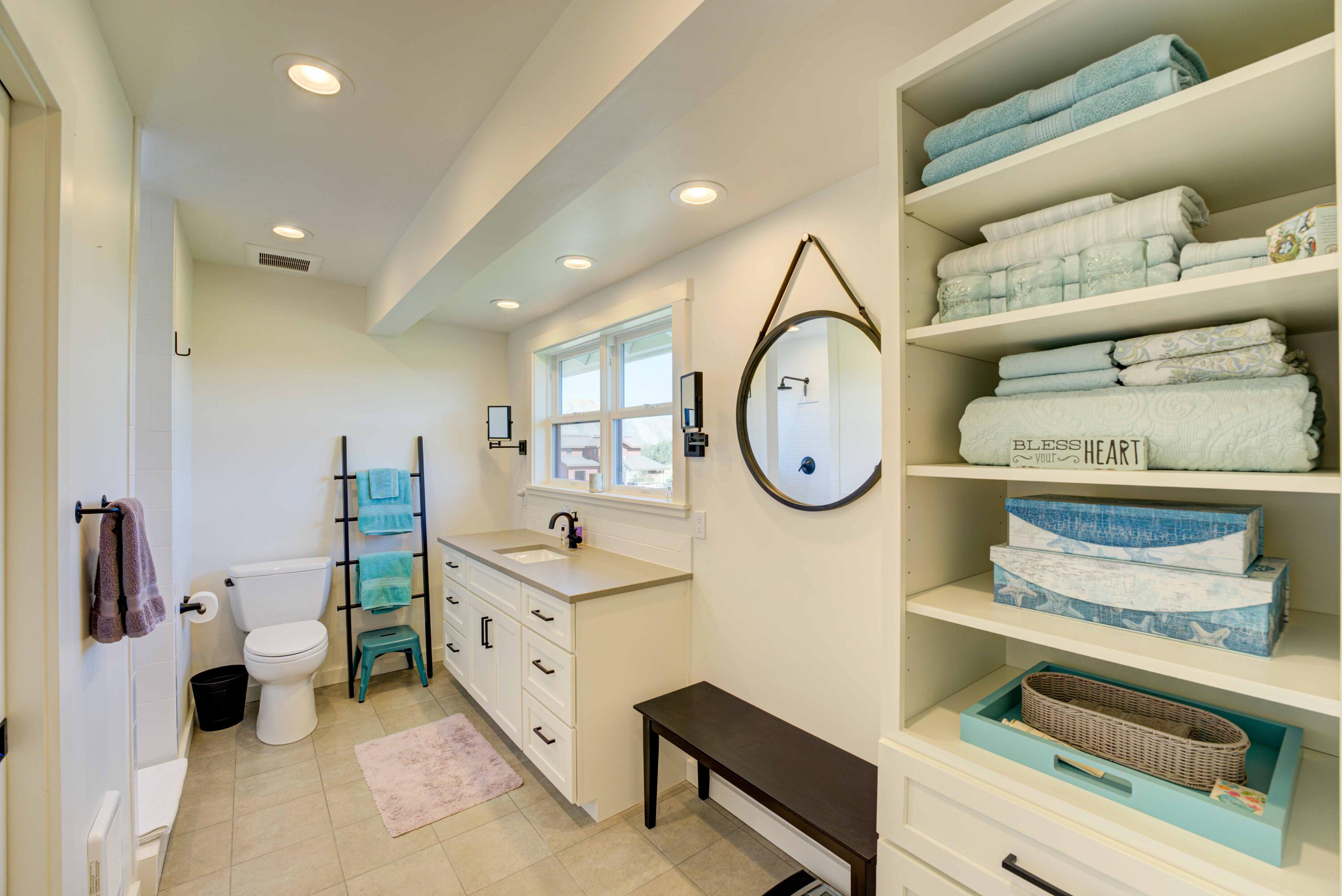 201 Equus Loop Blaine County, ID 83313 - Photo 21 of 45 2nd Bedroom Bathroom