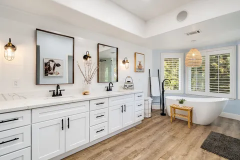 a view of entryway with a front door