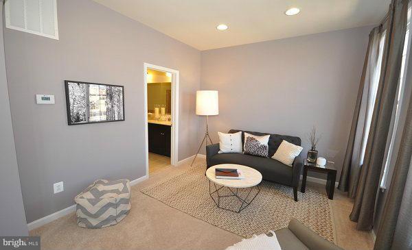 42573 Sunset Ridge Square Ashburn, VA 20148 - Photo 8 of 12 Interior (General)