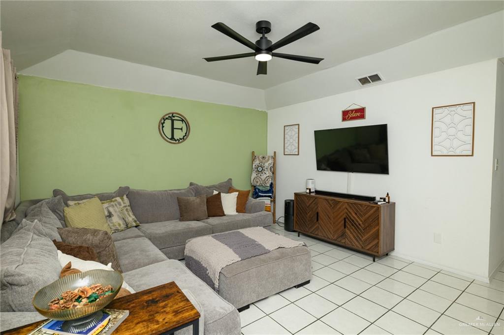 4005 Bonham Street Harlingen, TX 78550 - Photo 3 of 28