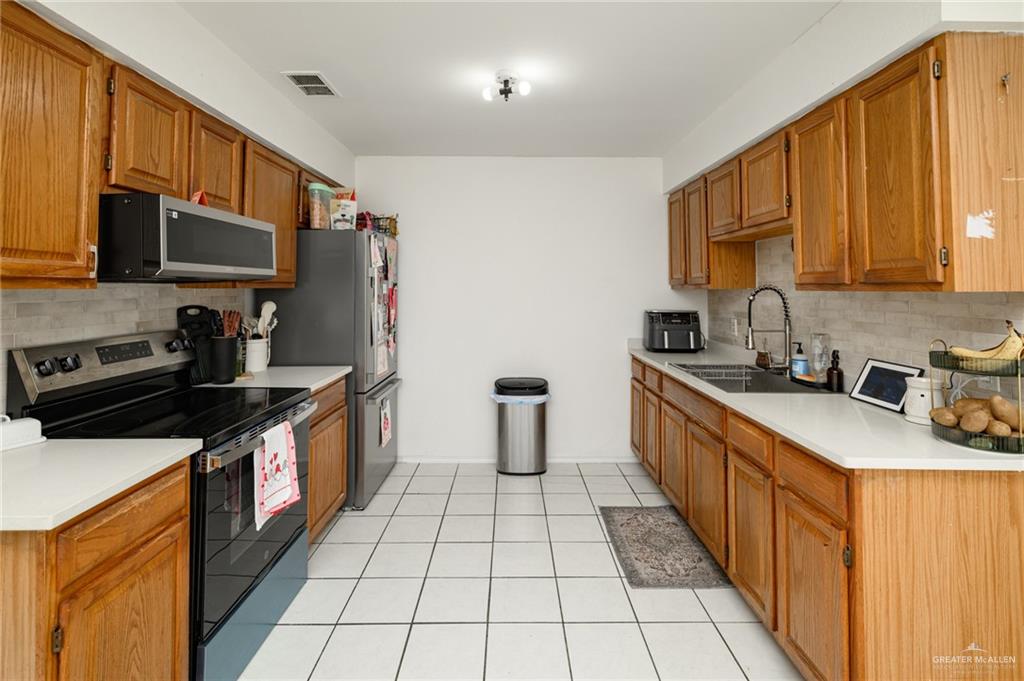 4005 Bonham Street Harlingen, TX 78550 - Photo 8 of 28