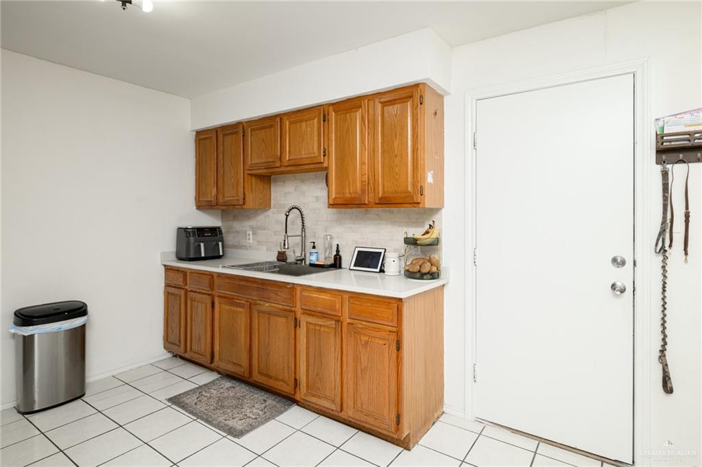 4005 Bonham Street Harlingen, TX 78550 - Photo 10 of 28