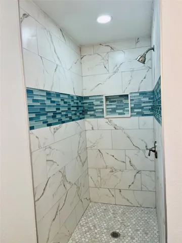 $1,900 | 1026 Fallbrook Drive, Houston, TX 77038