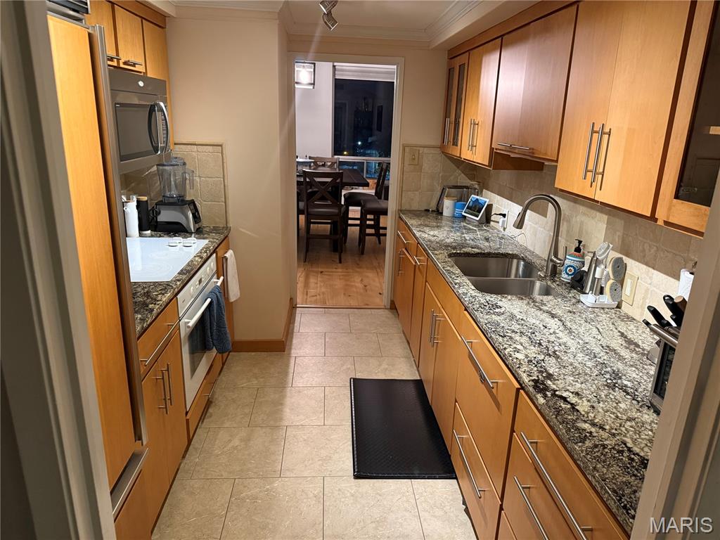 4501 Lindell Boulevard, Unit 4B St. Louis, MO 63108 - Photo 2 of 13