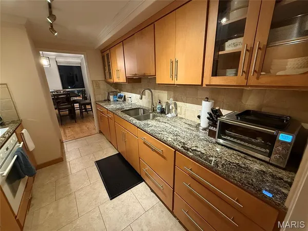 $3,600 | 4501 Lindell Boulevard, Unit 4B, St. Louis, MO 63108