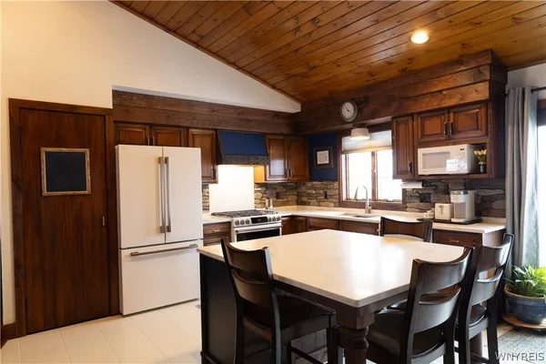 $624,999 | 3212 Lockport Road, Oakfield, NY 14125