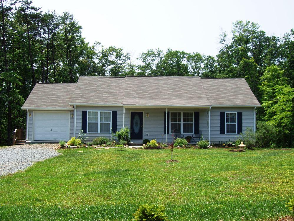 270 Rolling Road Moneta, VA 24121 - Photo 1 of 11 Road Side View