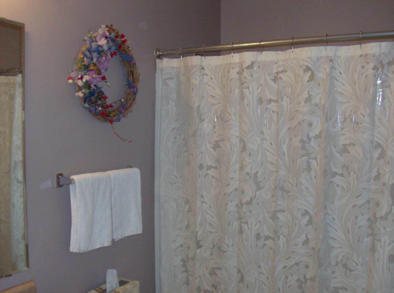 270 Rolling Road Moneta, VA 24121 - Photo 8 of 11 Guest Bath