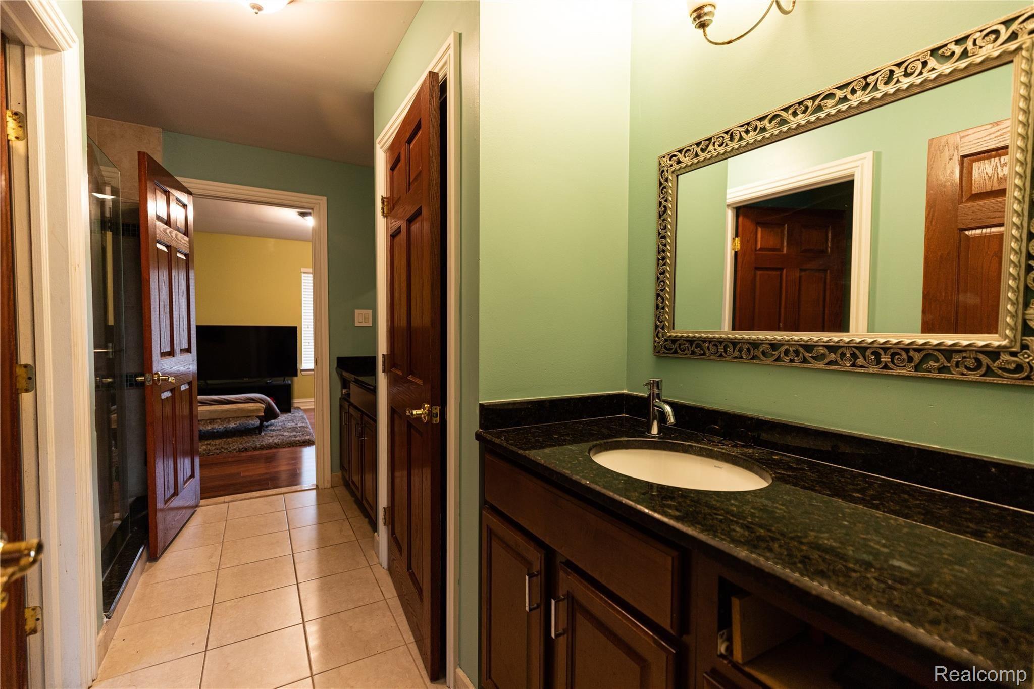 1603 Angela Road Walled Lake, MI 48390 - Photo 63 of 76 1603 Angela Dr-70.jpg