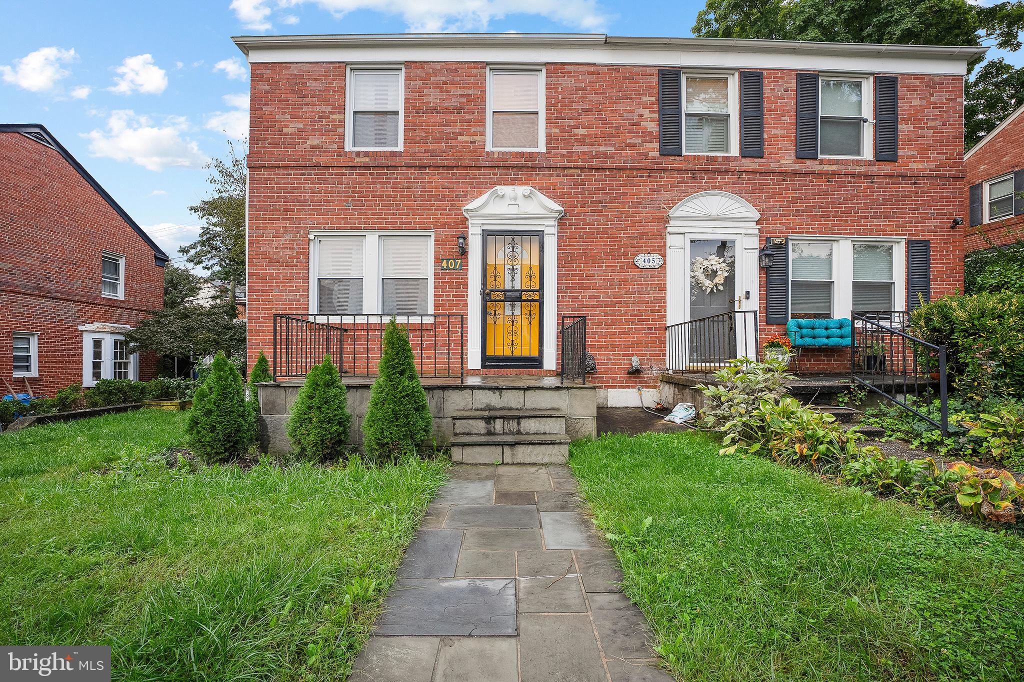 407 Croydon Road Baltimore, MD 21212 - Photo 2 of 23 Beautiful front yard.