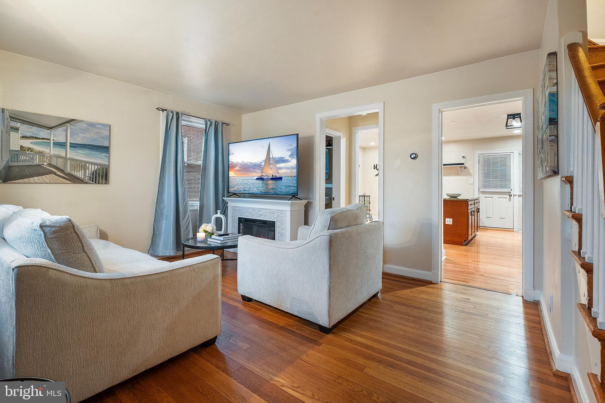 407 Croydon Road Baltimore, MD 21212 - Photo 3 of 23 Step into your naturally lit living room.