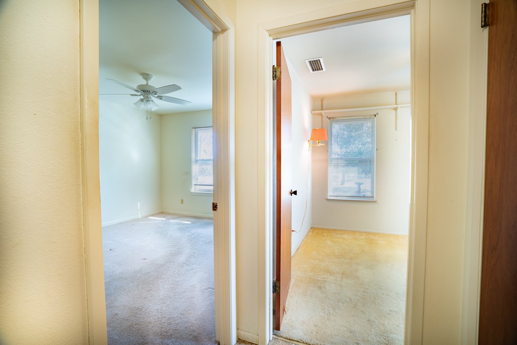 195 Red Bird Loop Center Point, TX 78010 - Photo 19 of 32 Gallery Image 19