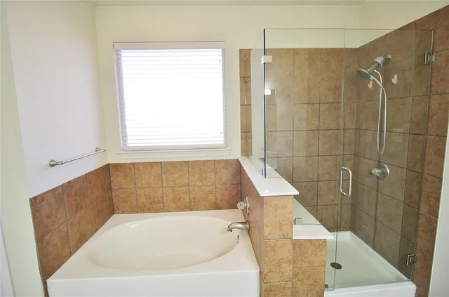 $2,395 | 314 Cascade Drive, Red Oak, TX 75154