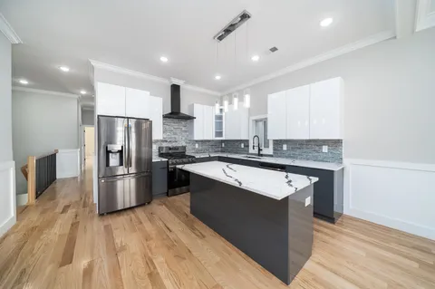 $5,150 | 159 Hopkins Avenue, Unit 1, Jersey City, NJ 07306