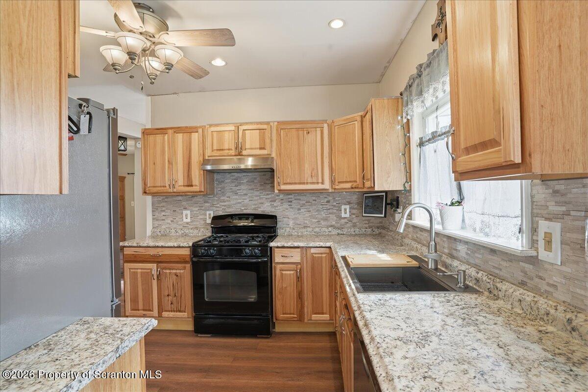 53 Rose Hill Road Lake Como, PA 18437 - Photo 8 of 62 08-53_Rose_Hill_Rd_014