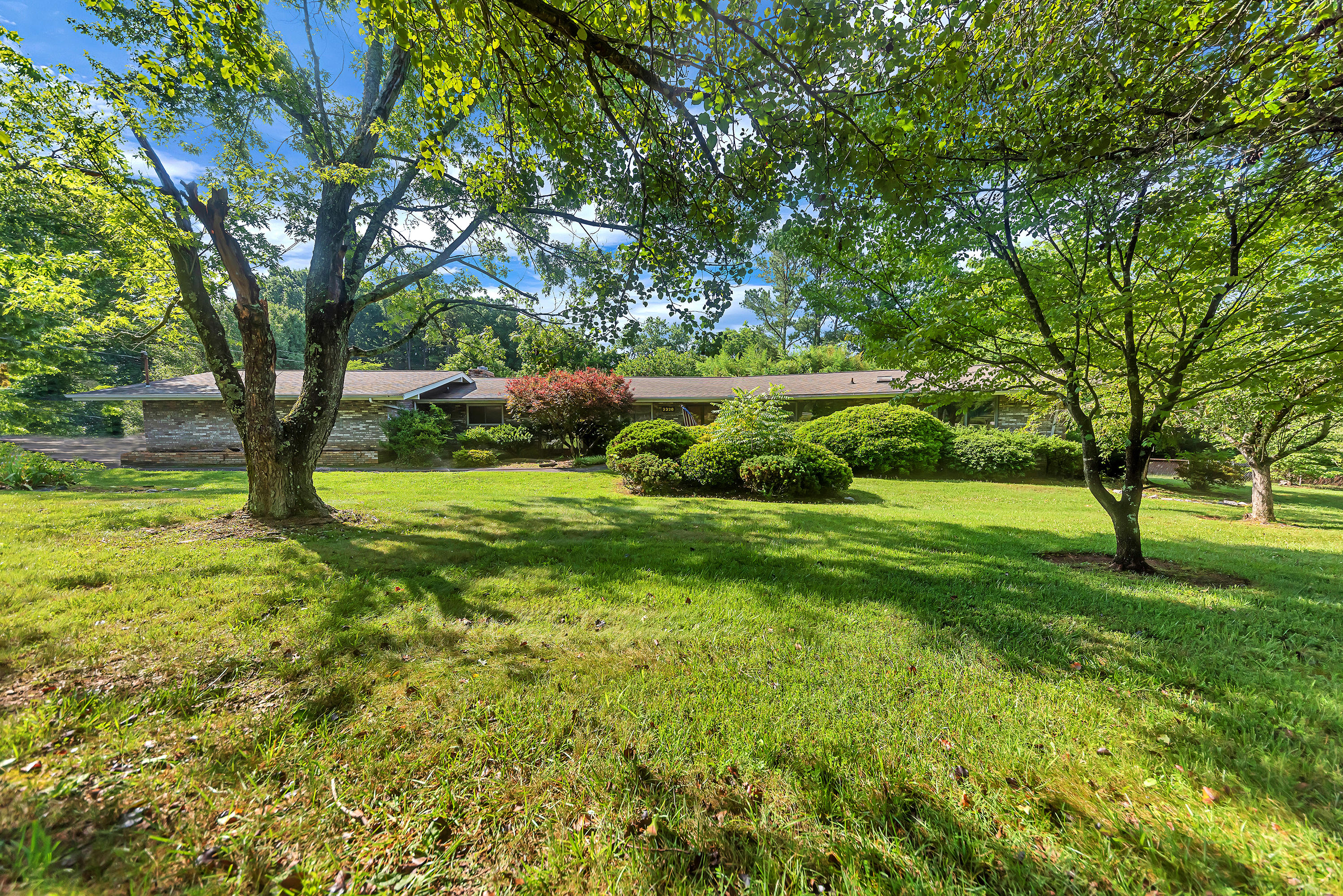 3328 Cunningham Road Knoxville, TN 37918 - Photo 2 of 23 AgentOptix -16