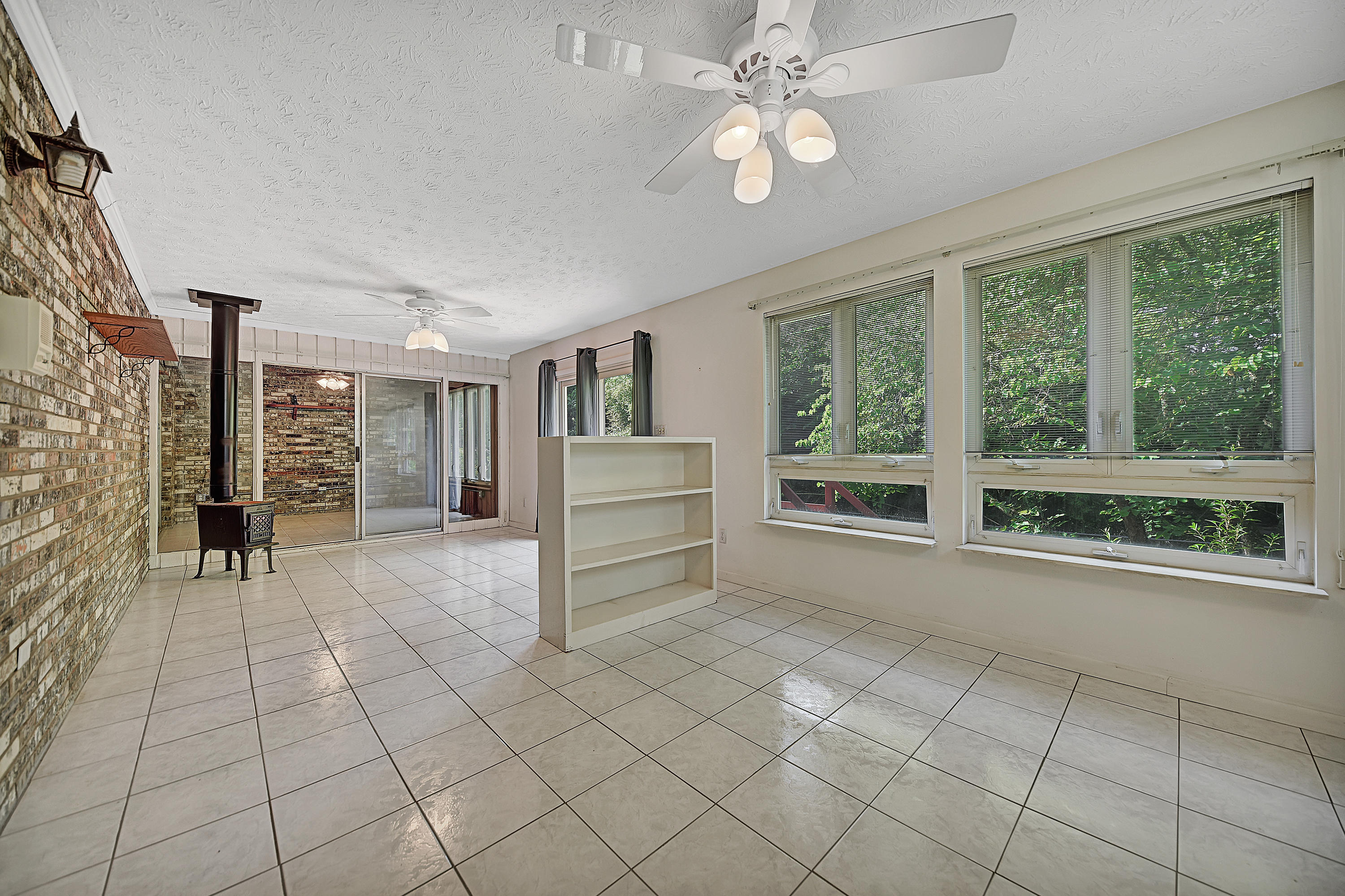 3328 Cunningham Road Knoxville, TN 37918 - Photo 3 of 23 AgentOptix -7