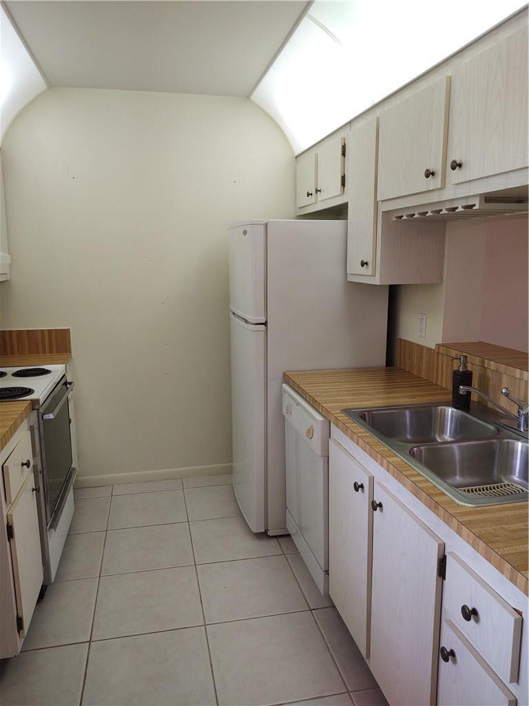 160 Northwest 70th Street, Unit 103 Boca Raton, FL 33487 - Photo 3 of 15 Photo 3