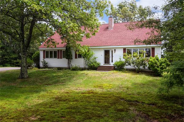 30 Coleman Road Groveland, MA 01834 - Photo 2 of 15 a front view of a house with garden