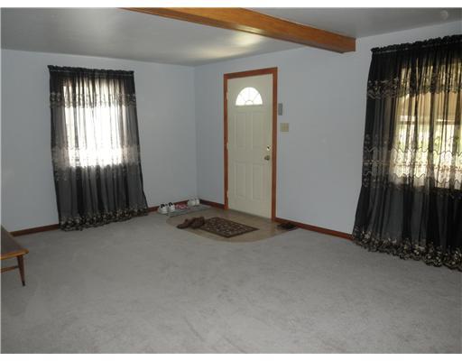 153 North Road Butler, PA 16001 - Photo 8 of 15 Living Room.