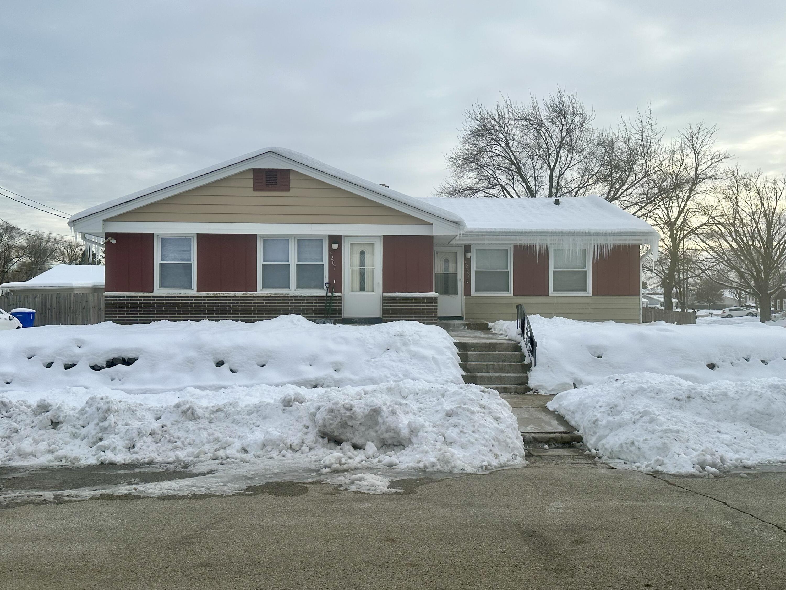 4207 46th Street, Unit 4209 Kenosha, WI 53144 - Photo 1 of 14 Street View