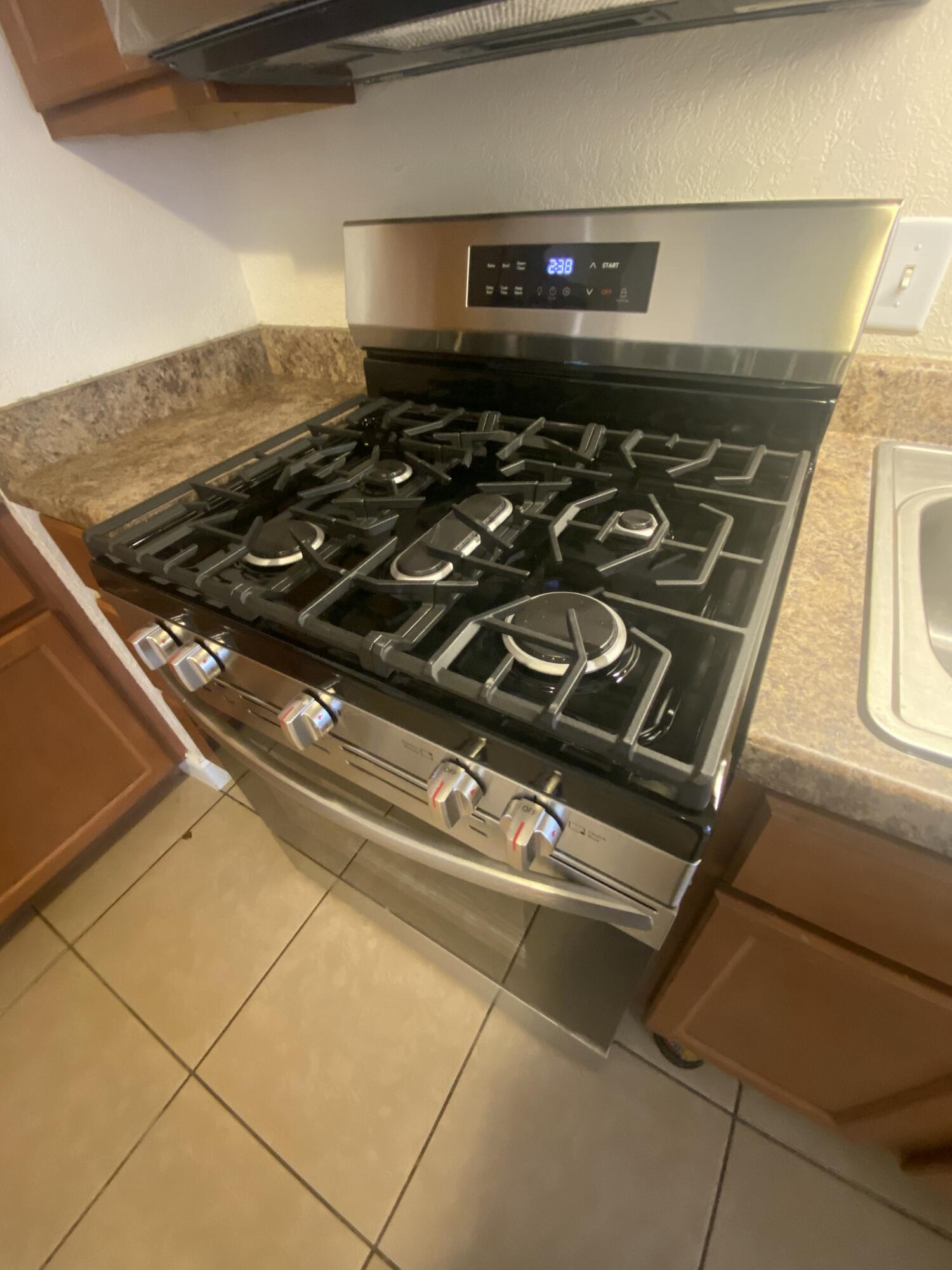 4207 46th Street, Unit 4209 Kenosha, WI 53144 - Photo 5 of 14 Kitchen