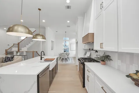 $570,000 | 927 Fisher Street, Unit B, Houston, TX 77018