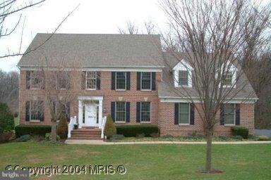 3610 Jackson Cabin Road Phoenix, MD 21131 - Photo 7 of 29 front view of a house with a yard