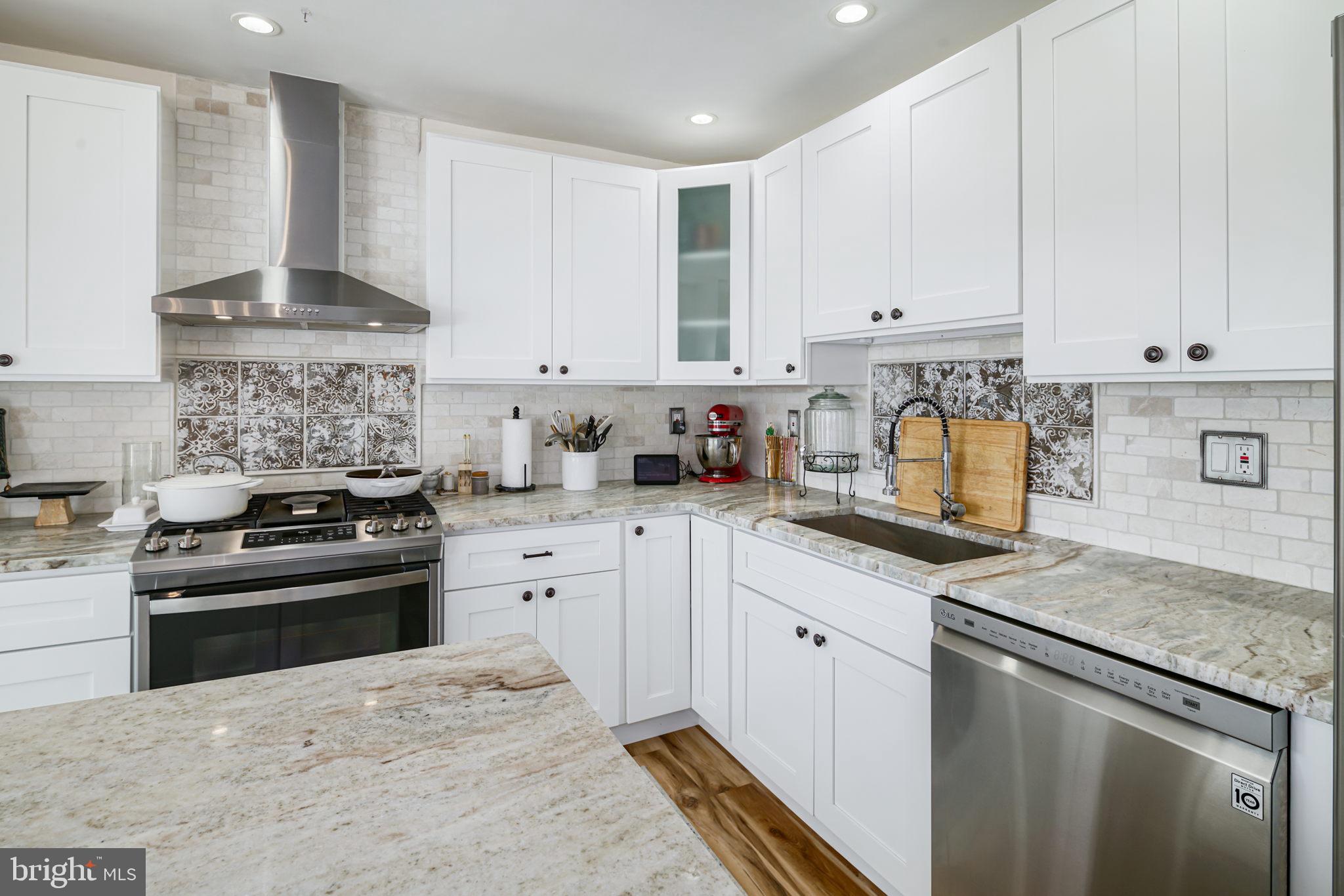 12544 Fedor Road Philadelphia, PA 19154 - Photo 3 of 31