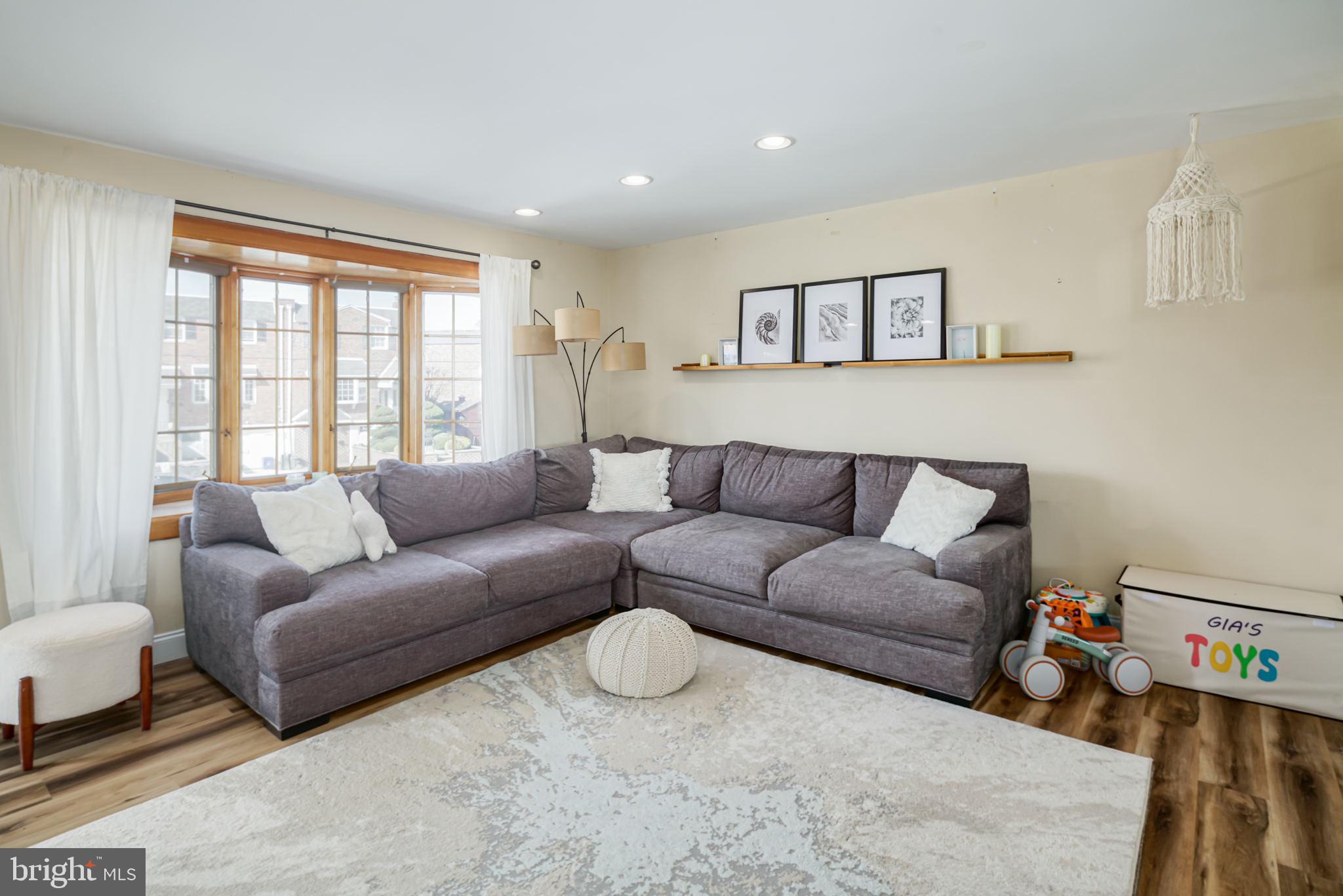 12544 Fedor Road Philadelphia, PA 19154 - Photo 10 of 31