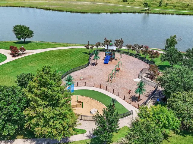 $330,000 | 2009 Cooper Ridge Lane, Heartland, TX 75126