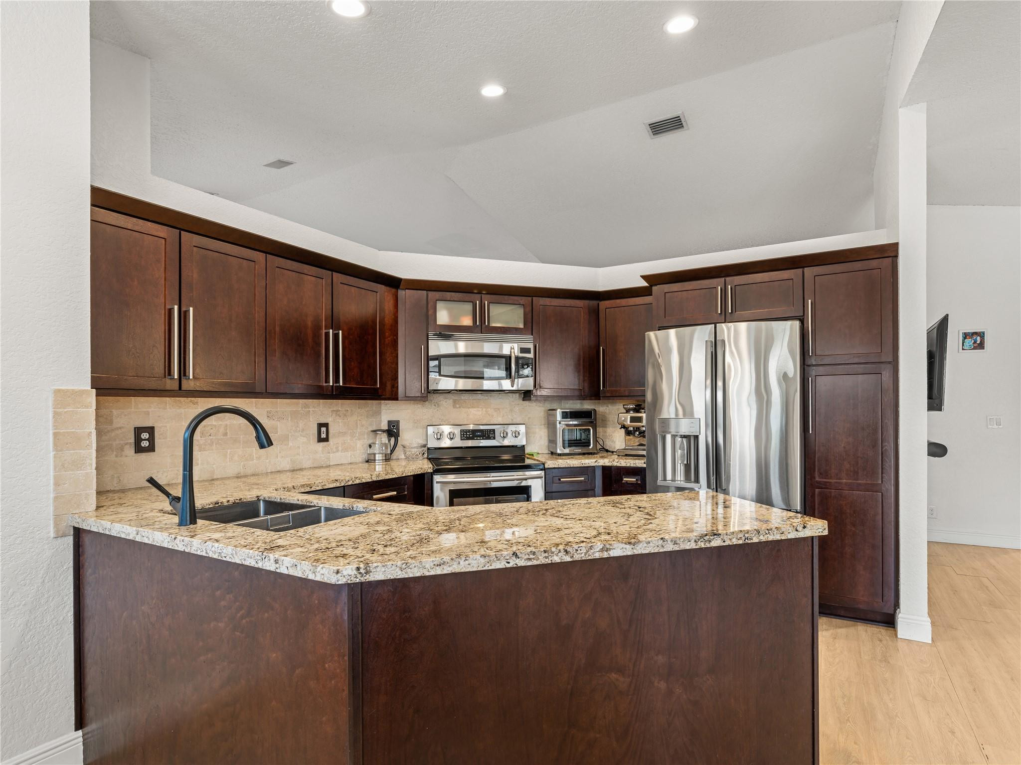 833 Heron Road Weston, FL 33326 - Photo 13 of 31 Photo 13