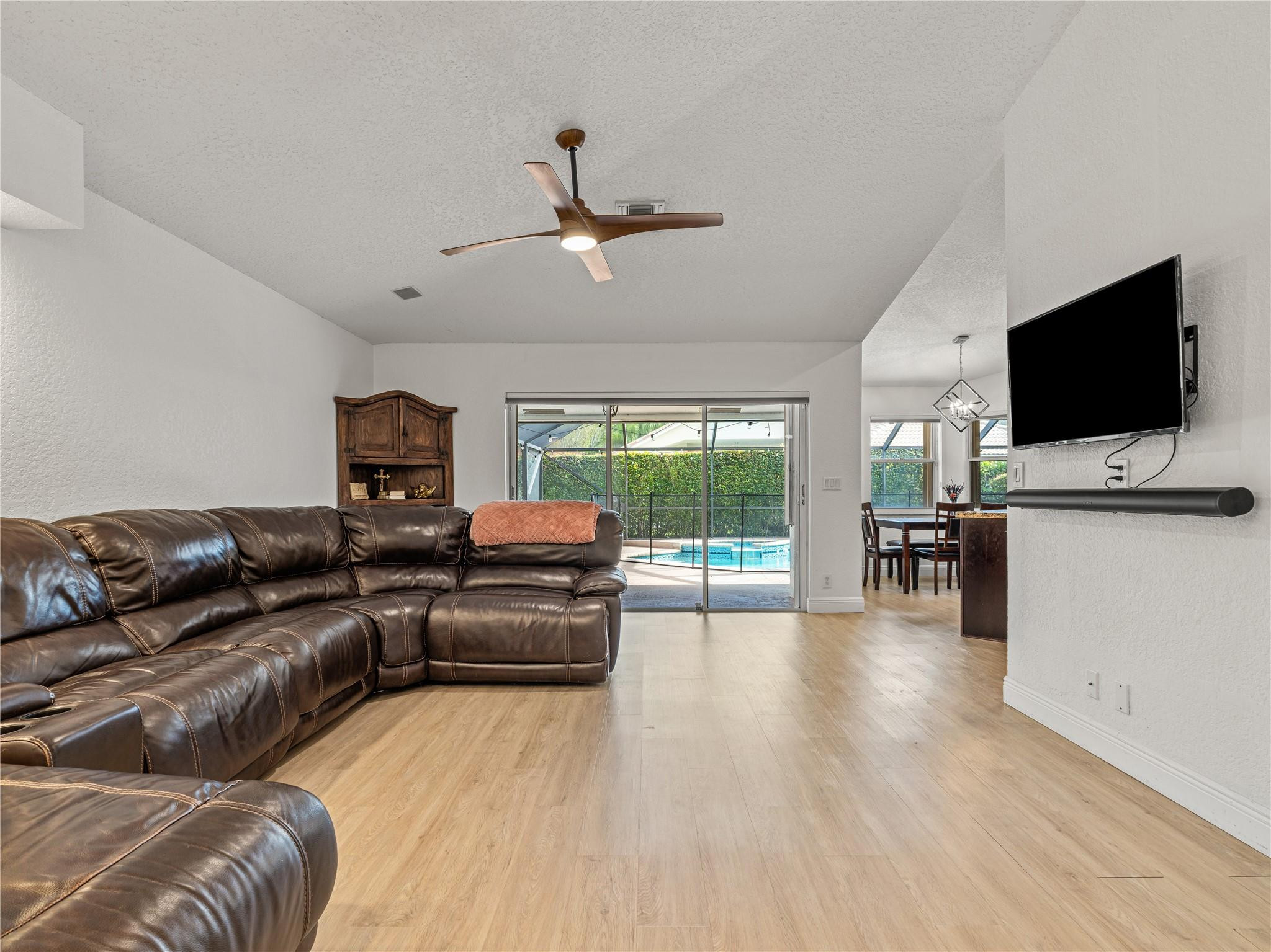 833 Heron Road Weston, FL 33326 - Photo 8 of 31 Photo 8