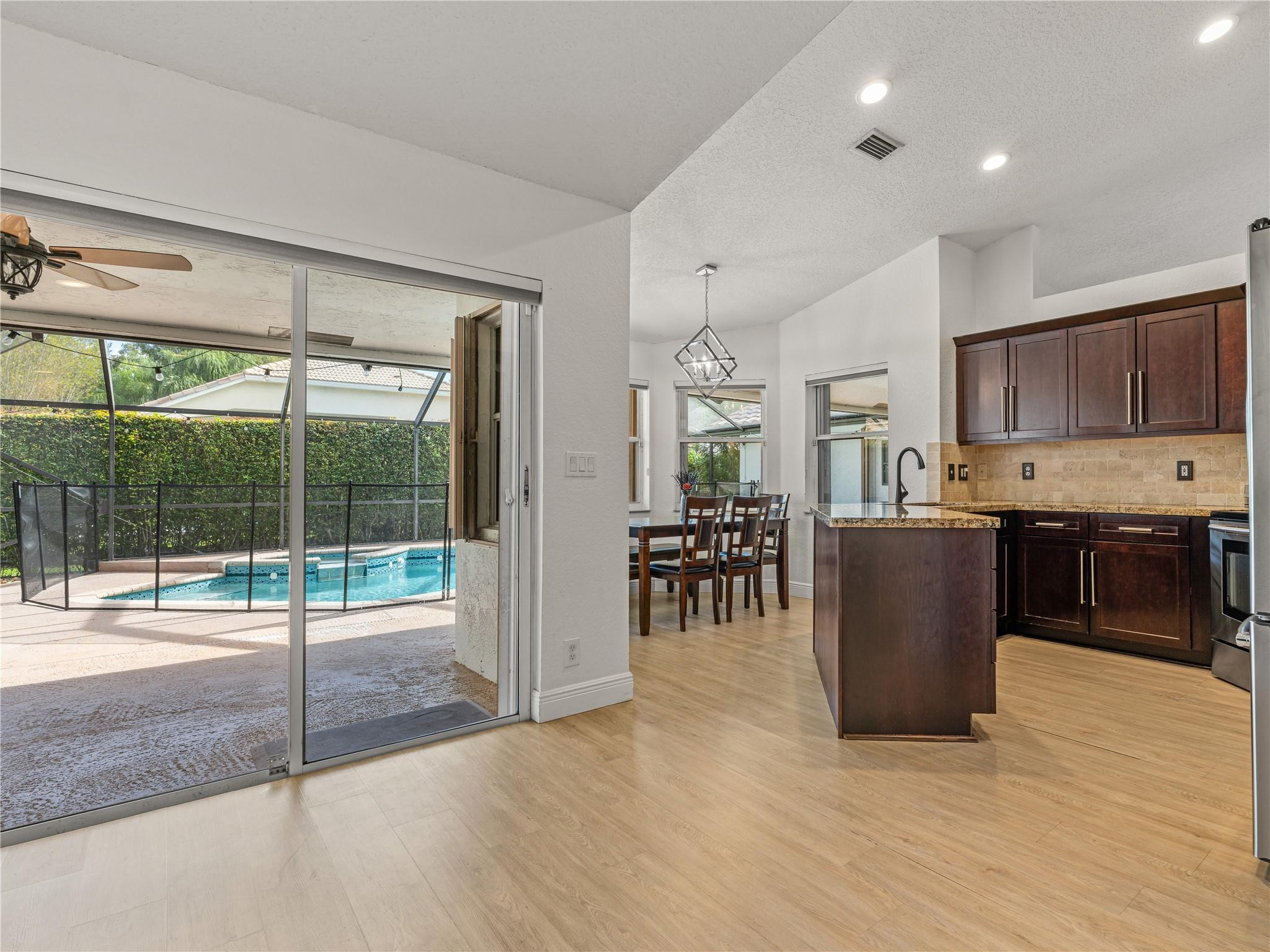 833 Heron Road Weston, FL 33326 - Photo 10 of 31 Photo 10