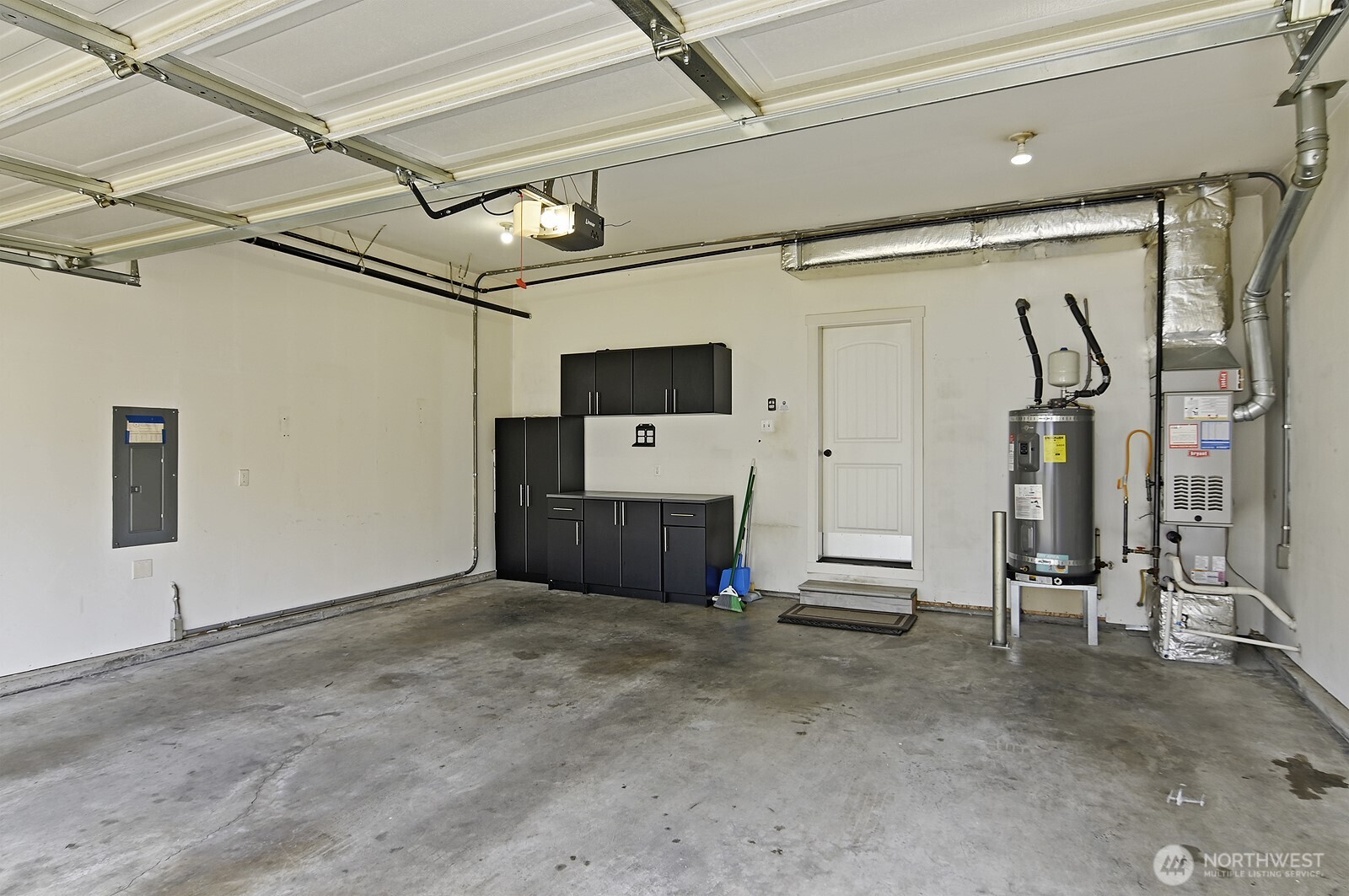 364 Field Place Northeast Renton, WA 98059 - Photo 24 of 28 a view of a car garage