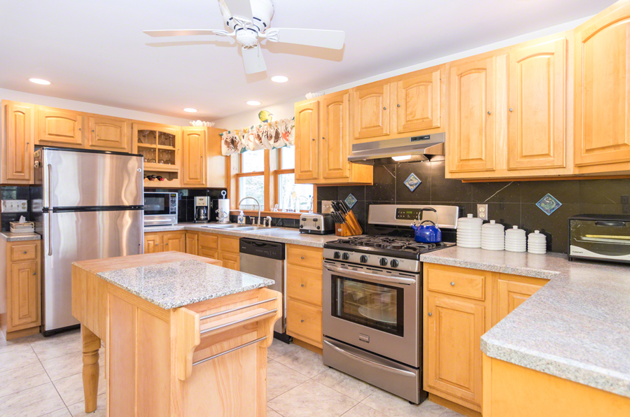 10 Duarte Circle Edgartown, MA 02539 - Photo 10 of 25 Kitchen Has Stainless Steel Appliances