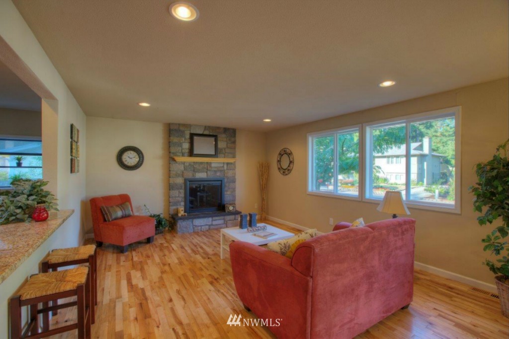14228 145th Place Southeast Renton, WA 98059 - Photo 3 of 15 Gallery Image 3