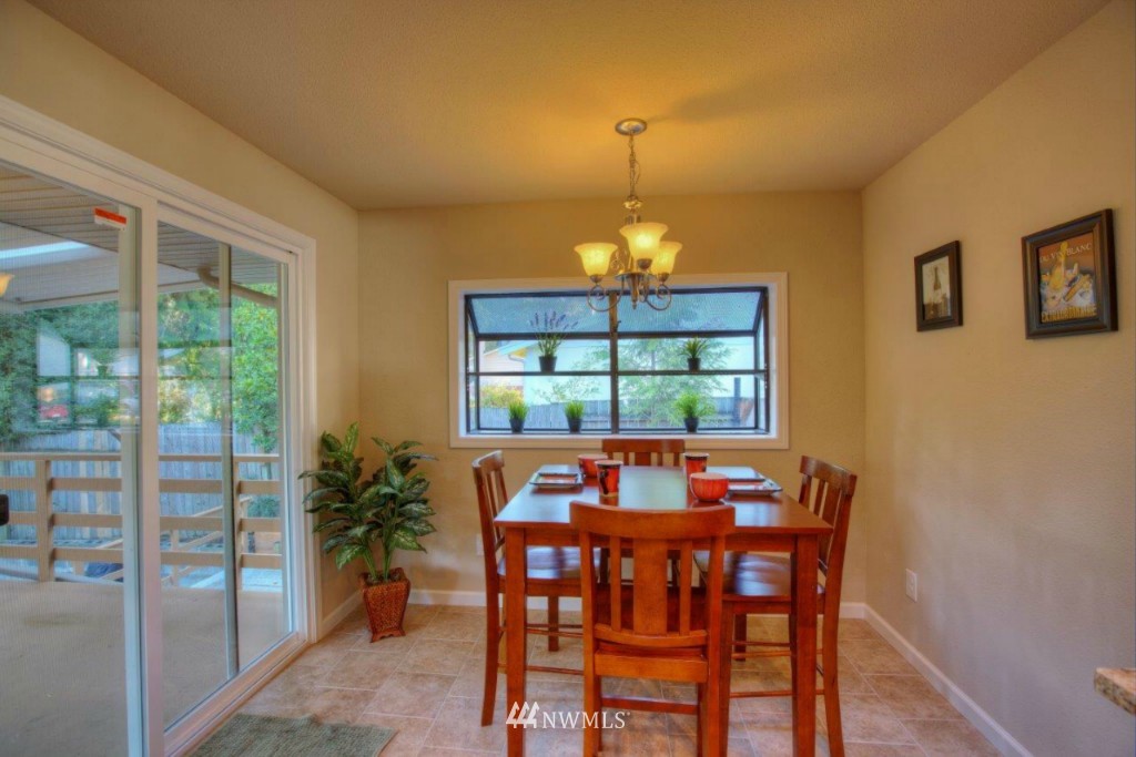 14228 145th Place Southeast Renton, WA 98059 - Photo 6 of 15 Gallery Image 6