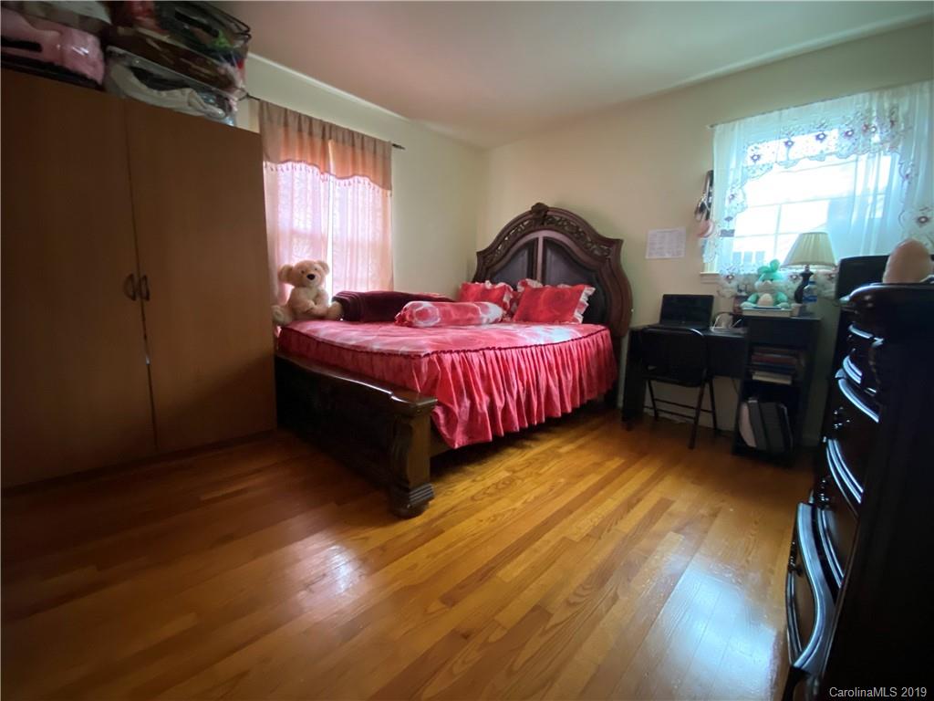 5810 Pepperhill Road Charlotte, NC 28212 - Photo 14 of 27