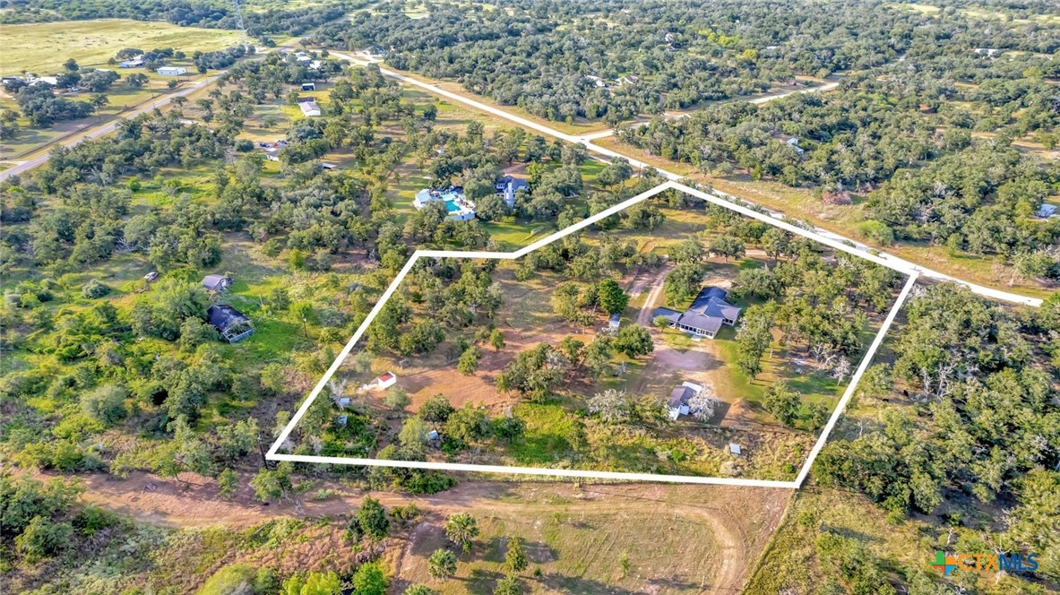351 Sulphur Creek Road Victoria, TX 77905 - Photo 3 of 28
