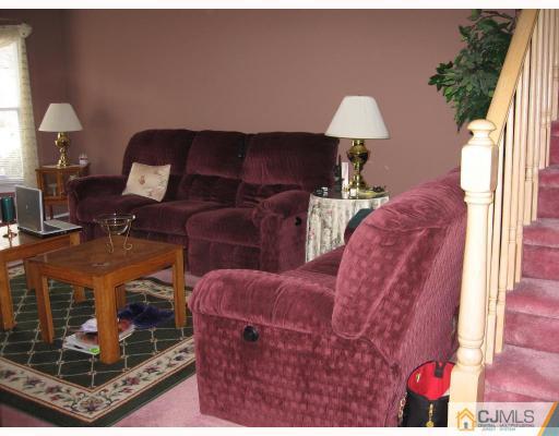 21 Sycamore Road Middlesex, NJ 08846 - Photo 2 of 8 Gallery Image 2