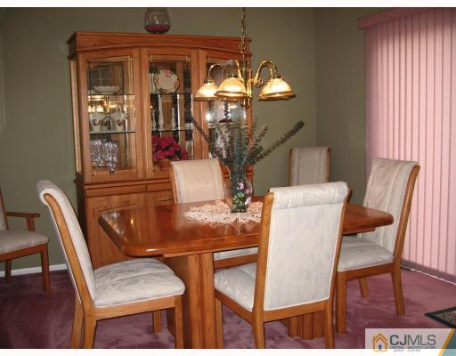 21 Sycamore Road Middlesex, NJ 08846 - Photo 3 of 8 Gallery Image 3
