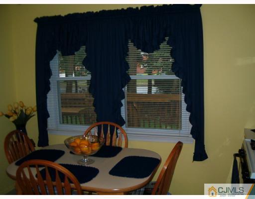 21 Sycamore Road Middlesex, NJ 08846 - Photo 5 of 8 Gallery Image 5