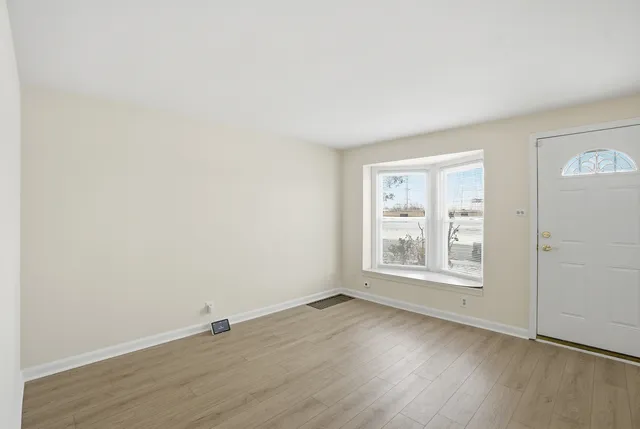 $339,900 | 11056 South State Line Road, Chicago, IL 60617