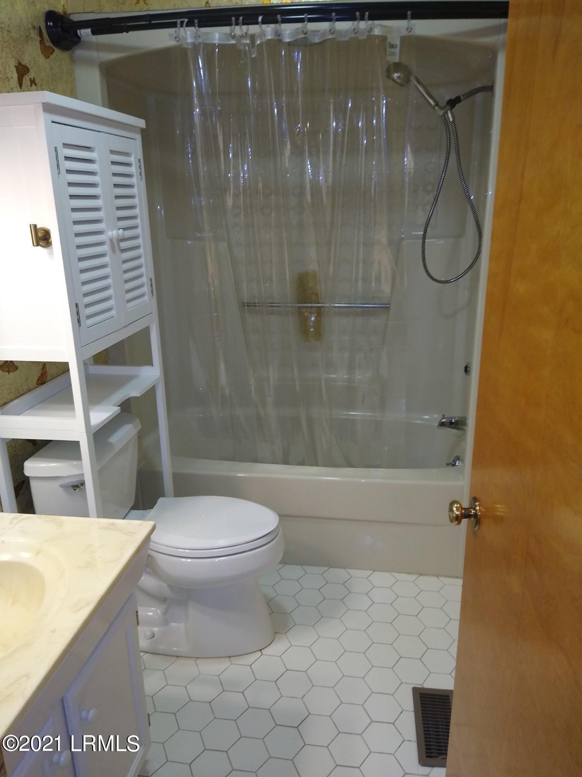 6039 Vaux Road Beaufort, SC 29906 - Photo 8 of 18 6039vaux5