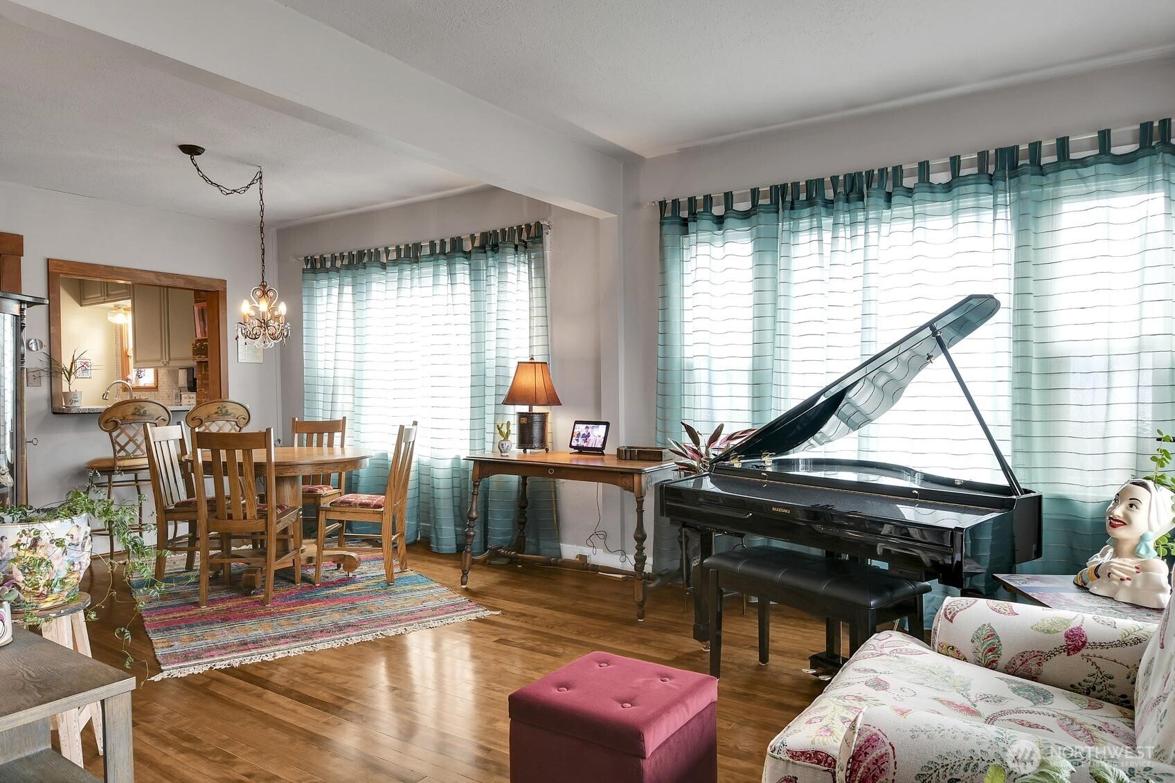 810 33rd Street Everett, WA 98201 - Photo 5 of 39 a living room filled with furniture and a wooden floor