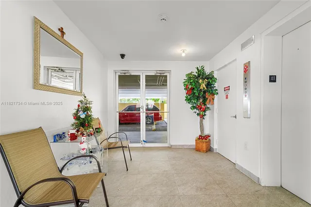 $249,999 | 1912 Monroe Street, Unit 201, Hollywood, FL 33020