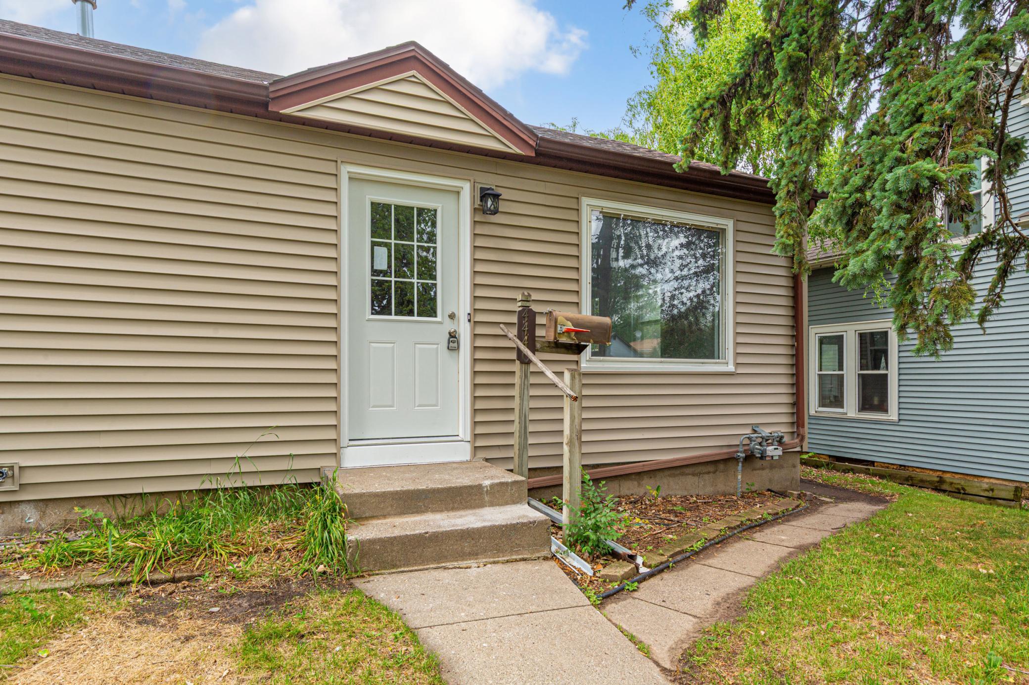 4440 7th Street Northeast Minneapolis, MN 55421 - Photo 4 of 29