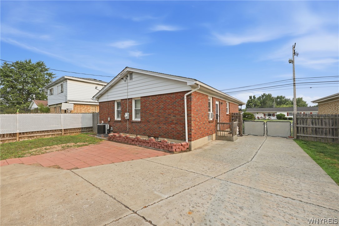 289 French Road Cheektowaga, NY 14043 - Photo 38 of 43